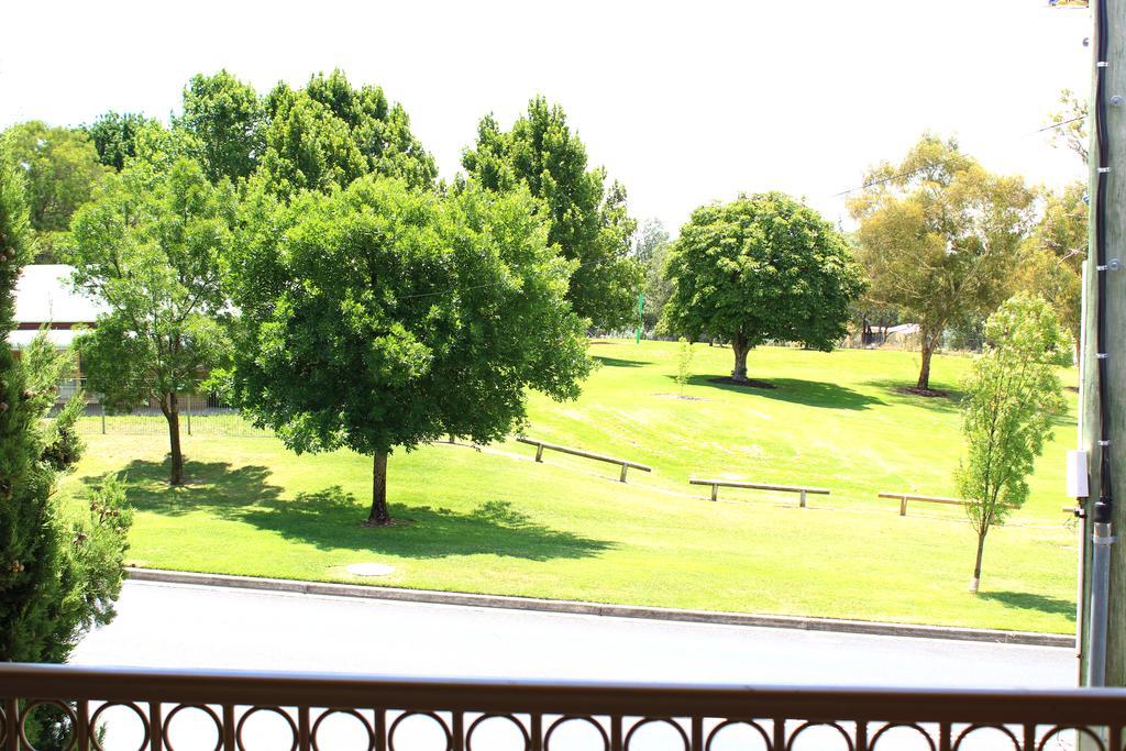 باثورست Charlotte Apartments المظهر الخارجي الصورة