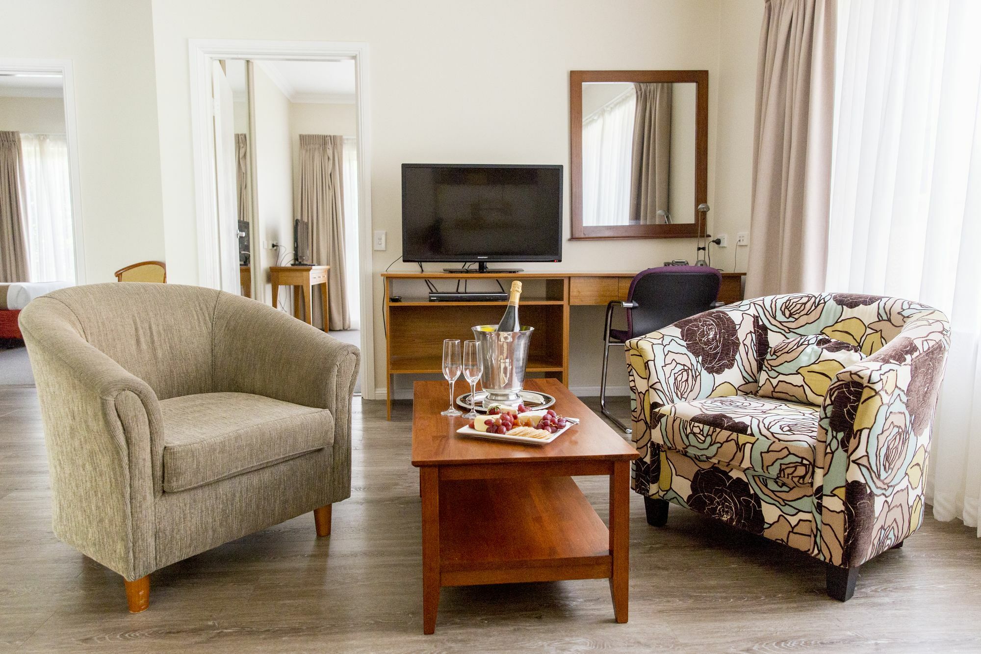 باثورست Charlotte Apartments المظهر الخارجي الصورة