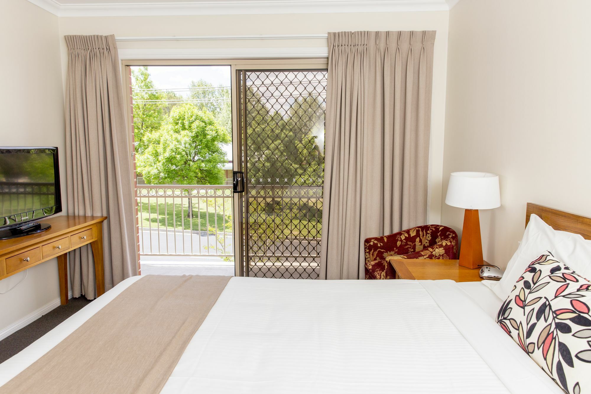 باثورست Charlotte Apartments المظهر الخارجي الصورة